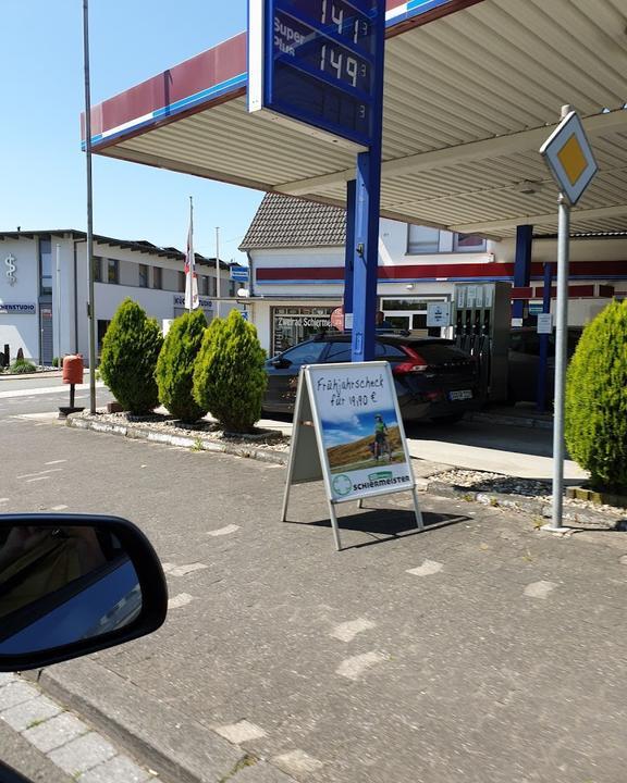 Q1 Tankstelle